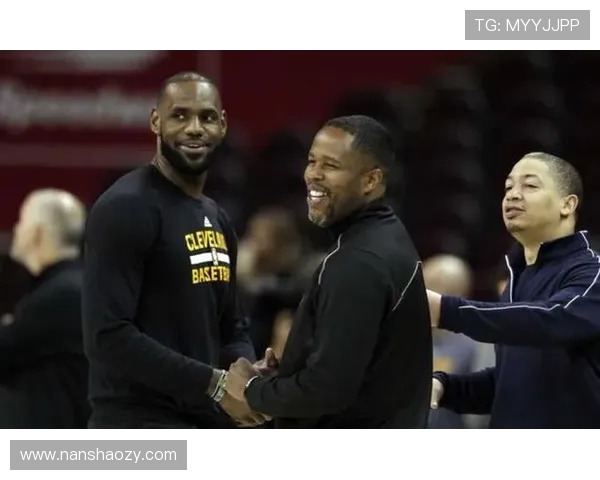 职业赌徒琼斯混迹维加斯谎称是詹姆斯挚友骗取赌场信任