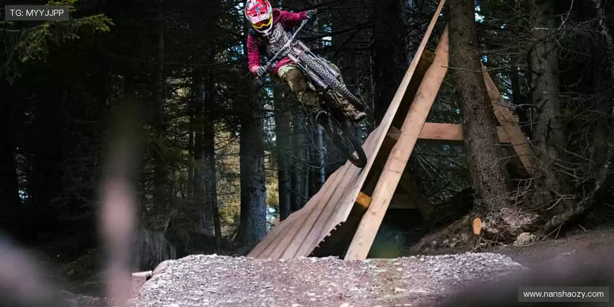 🎮互动直播，弹幕狂欢让观赛更有温度！💬